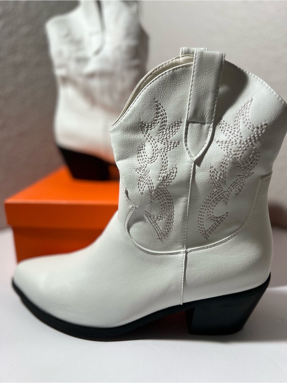 White Western Cowboy Ankle Boots Embroidered Pointed Toe Block Heel Women’s 9